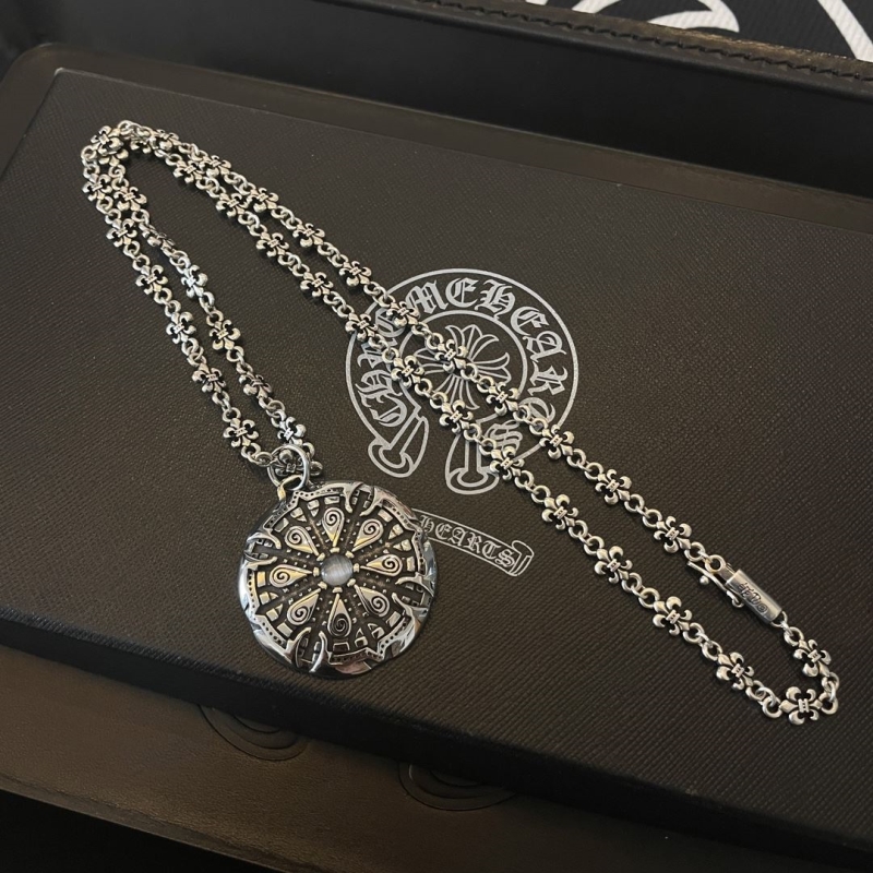 Ch**me He**ts necklaces